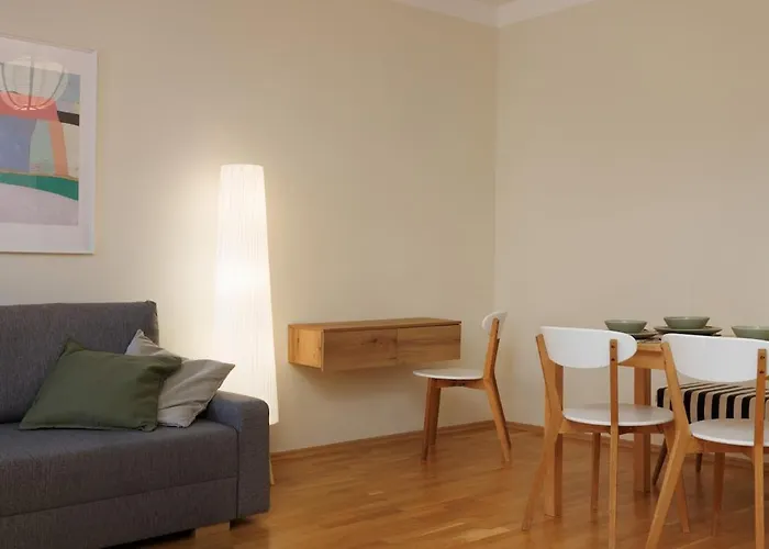 Crown Apartments! Cozy Modern Near Naschmarkt דירה וינה