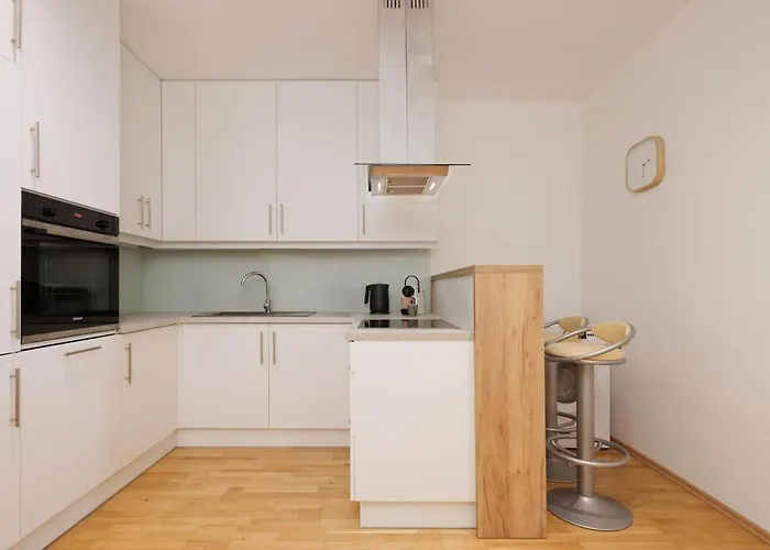 Διαμέρισμα Crown Apartments! Cozy Modern Near Naschmarkt Βιέννη